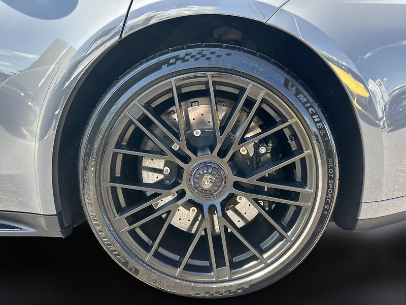 Porsche Panamera (2025) Turbo S E-Hybrid - fotka 12 z 29