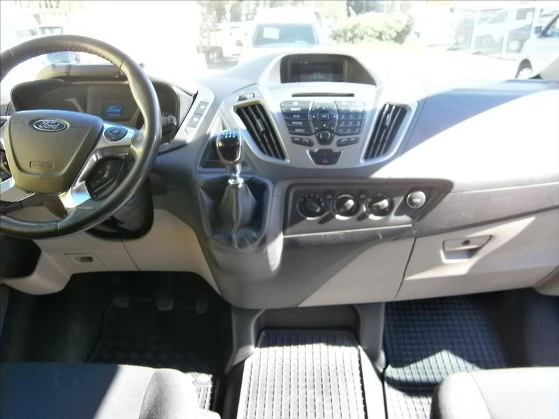 Ford Tourneo Custom 2,2 TDCi  TITANIUM - fotka 12 z 23