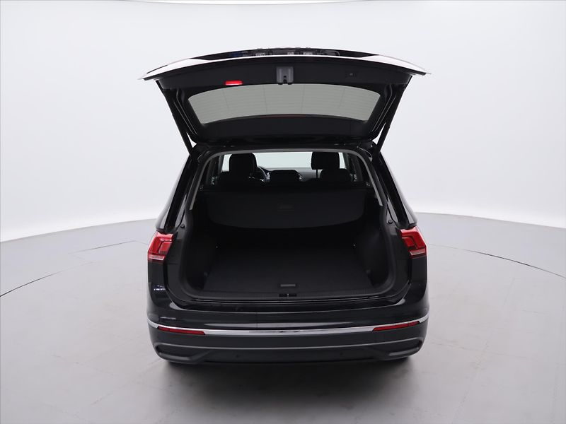 Volkswagen Tiguan Allspace 1,5 TSI 110kW DSG CZ Life DPH - fotka 7 z 24