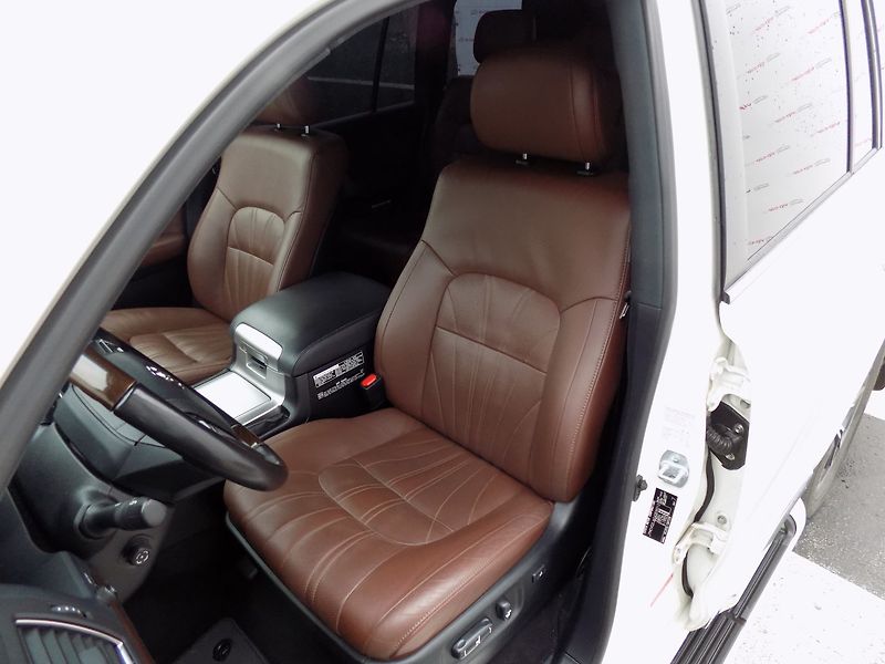 Toyota Land Cruiser (2020) 200/4.5/V8/Executive Lounge/ - fotka 14 z 45