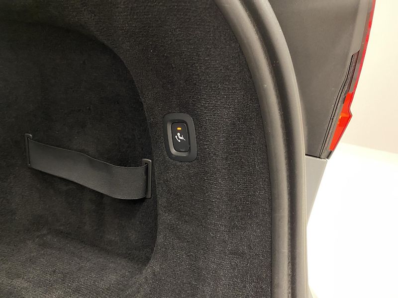 Volvo V90 T6 AWD RECHARGE REZERVACE - fotka 32 z 58