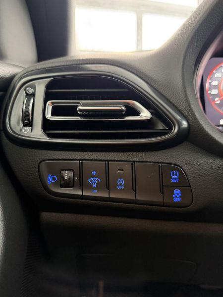 Hyundai i30 (2024) 1.0T-GDi 74kW N-line AT - fotka 15 z 17