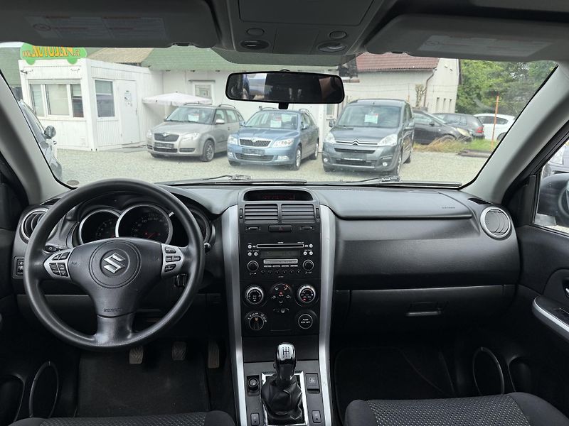 Suzuki Grand Vitara 2.0 16V 4x4  - fotka 7 z 13