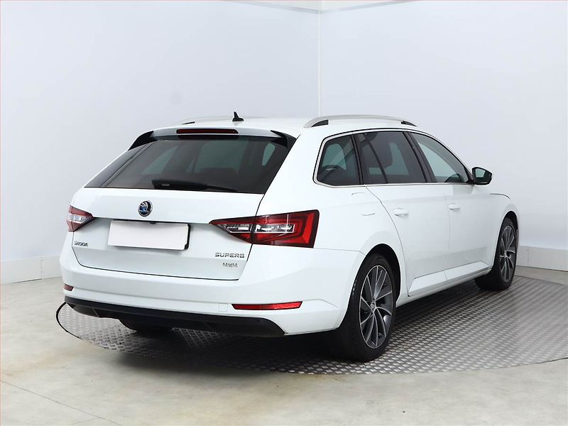 Škoda Superb (2018) 2.0 TDI, 4X4, Automat - fotka 5 z 21