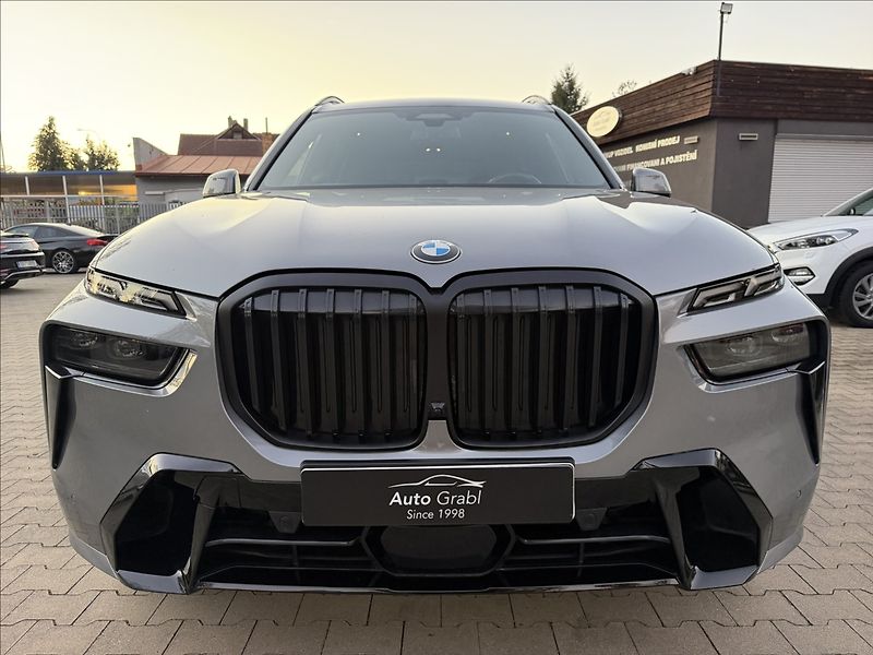 BMW X7 40d Msport X-drive - fotka 2 z 43