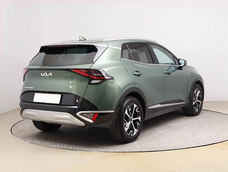 Kia Sportage (2023) 1.6 T-GDI MHEV - fotka 5 z 26