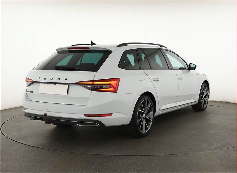 Škoda Superb (2022) Sportline 2.0 TDI - fotka 5 z 21
