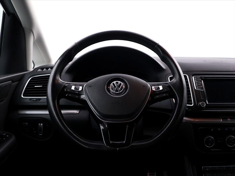 Volkswagen Sharan 2,0 TDI 135kW Comfortline DSG - fotka 18 z 39