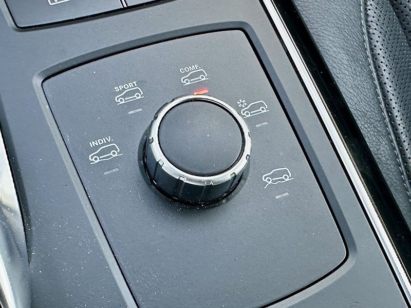 Mercedes-Benz GLE (2018) 400 4MATIC - fotka 29 z 32