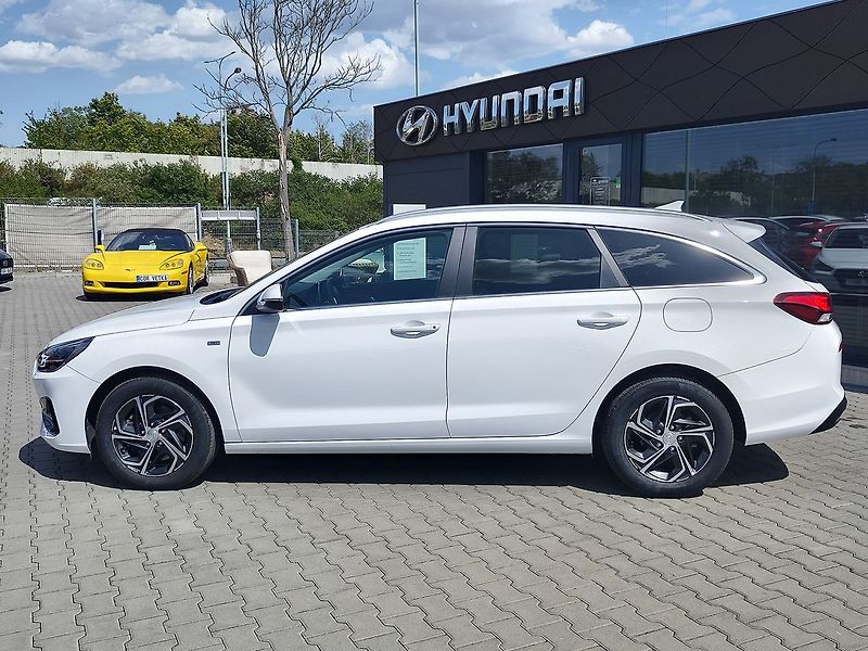 Hyundai i30 1.5 T-GDI/117kW Smart DCT - fotka 8 z 32