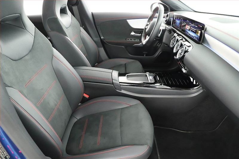 Mercedes-Benz CLA (2025) 200, AMG Line, Matrix, Kamera - fotka 7 z 27