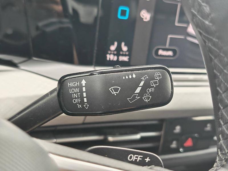 Volkswagen Golf Life 7DSG 1,5 eTSI - fotka 14 z 22