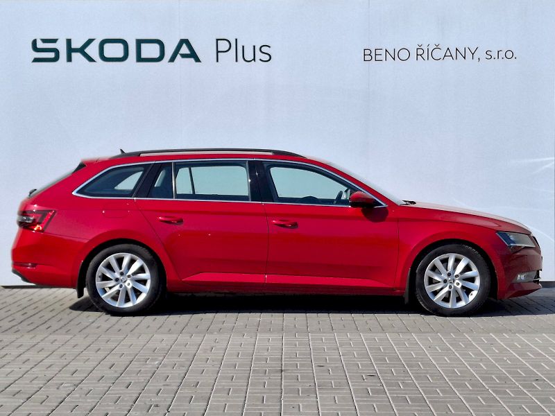 Škoda Superb (2018) Combi Ambition Plus 2,0TDi 110 - fotka 12 z 35