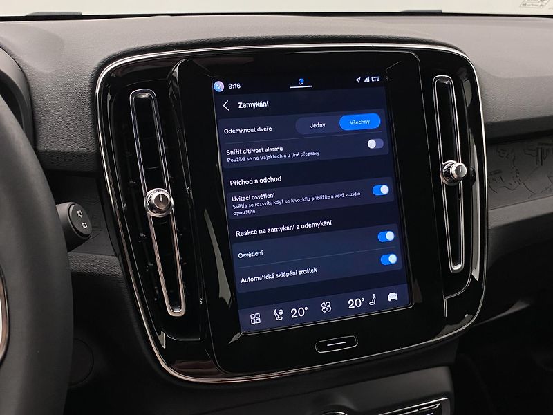 Volvo XC40 PURE ELECTRIC RECHARGE CORE  - fotka 51 z 55