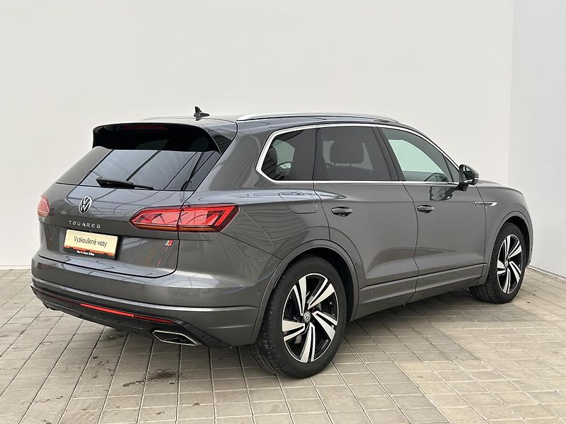 Volkswagen Touareg 3.0 TSI 4x4 R-Line - fotka 2 z 34