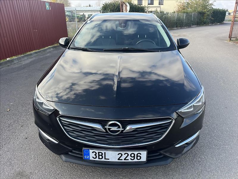 Opel Insignia 1,6 CDTi 100kW SPORTS TOURER - fotka 2 z 43