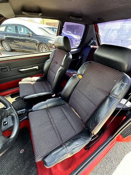 Peugeot 205 GTI 1.9 88 kW - fotka 12 z 16