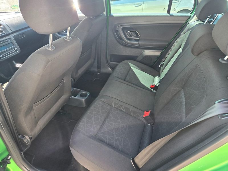 Škoda Fabia (2012) 1.2 TSI Serviska - fotka 15 z 34