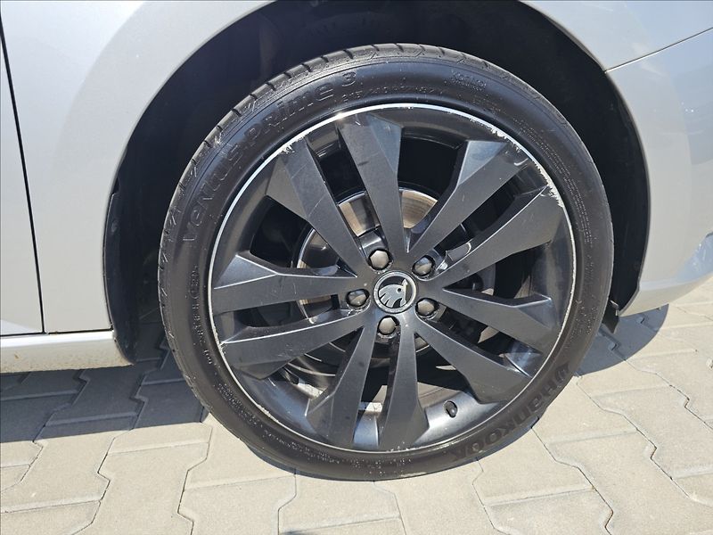 Škoda Fabia III 1,2TSi 66KW Drive - fotka 37 z 41