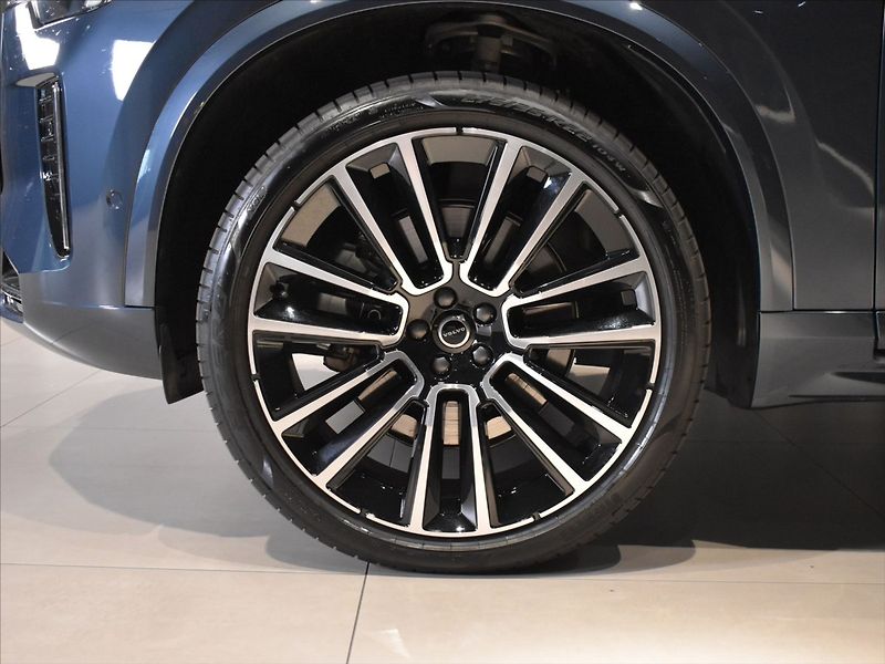 Volvo XC90 2,0 T8 AWD Ultra B&W,Vzduch - fotka 7 z 29
