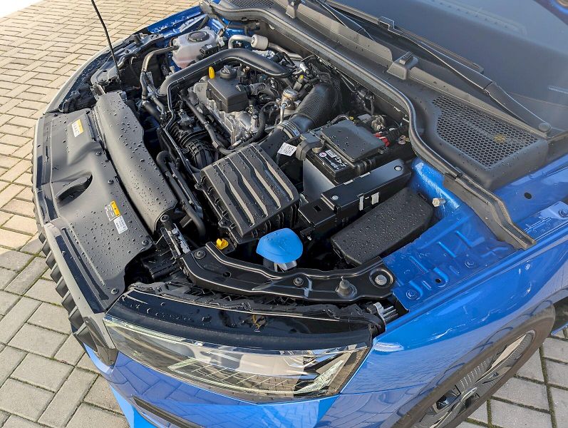 Škoda Scala (2024) 1,0 TSI / 85 kW Monte Carlo - fotka 13 z 30