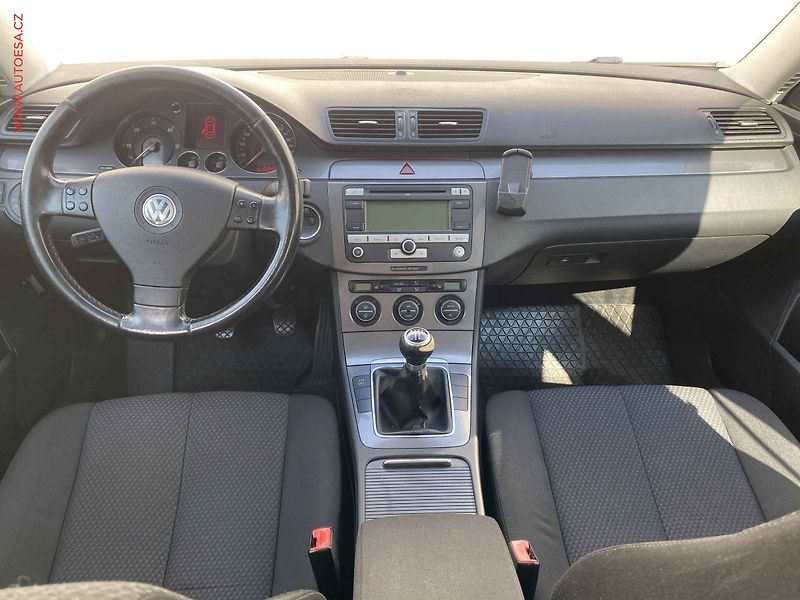 Volkswagen Passat (2008) 1.9TDi, autoAC - fotka 8 z 16