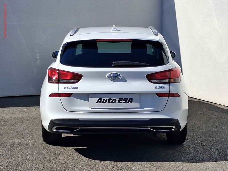 Hyundai i30 (2022) 1.5 T-GDi 48V MHEV, 1.maj,ČR - fotka 5 z 20