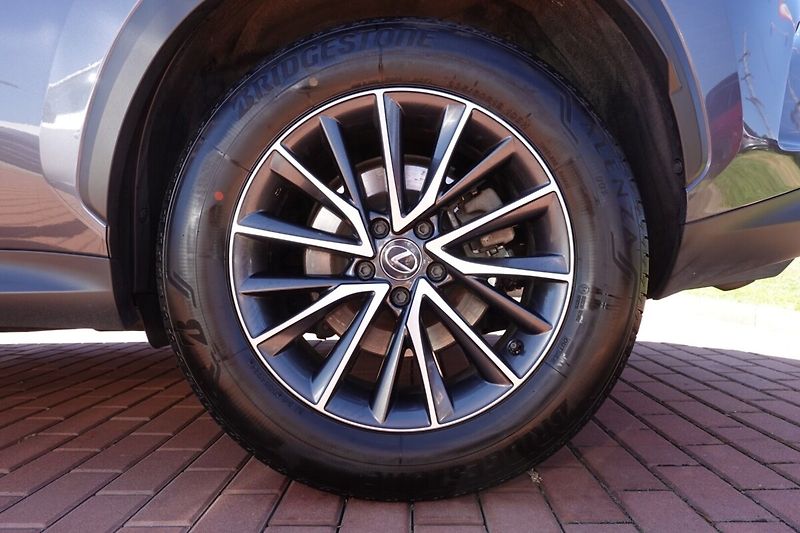 Lexus NX 350h NX350h Executive 4x4 - fotka 9 z 32