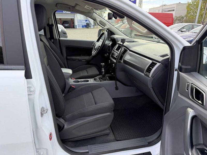 Ford Ranger XLT 2.2 TDCi 118 kW odp. DPH - fotka 11 z 17