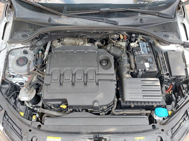 Škoda Octavia 2,0 TDi 110kw STYLE Manuál - fotka 19 z 19