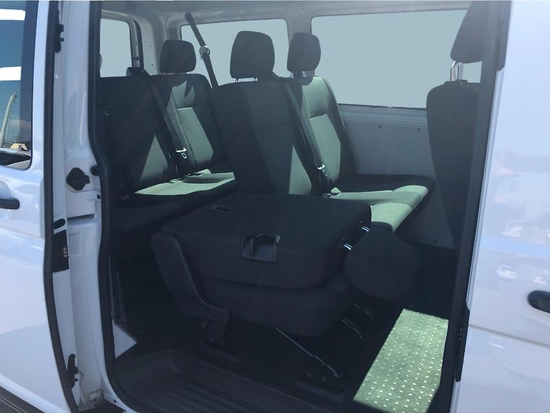 Volkswagen Transporter 2,0 TDI DSG 8 míst - fotka 12 z 26
