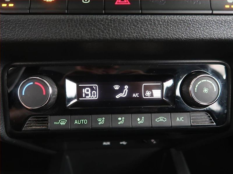 Škoda Fabia (2017) Style 1.2 TSI, Serv.kniha - fotka 18 z 20