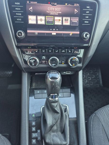 Škoda Octavia Combi 2,0 TDI DSG Style Plus, - fotka 15 z 20