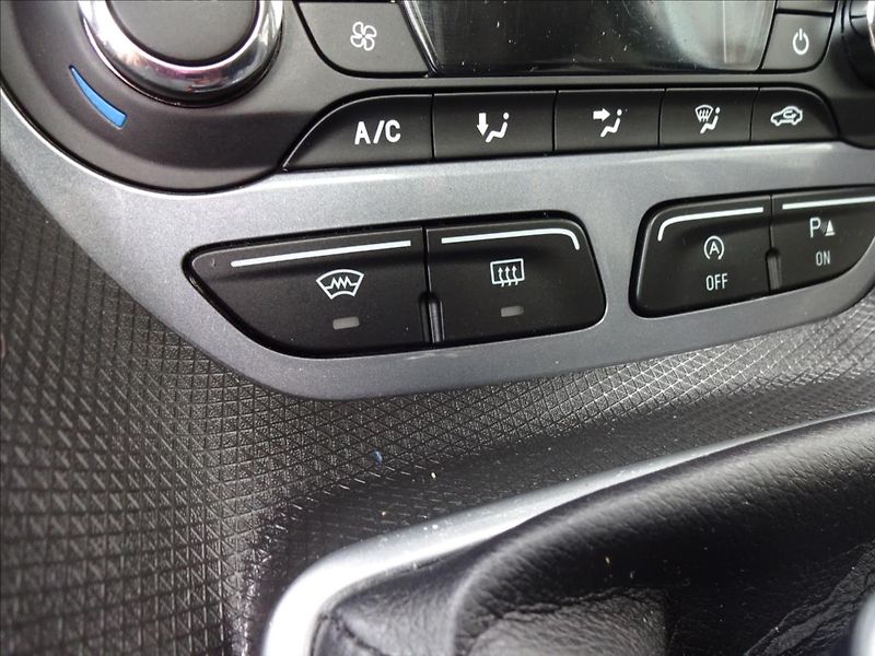 Ford Tourneo Connect 1.0 ECOBOOST TITANIUM - fotka 36 z 49