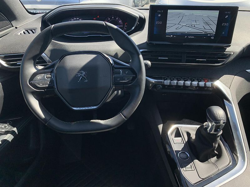 Peugeot 5008 ALLURE PACK 1,2 PureTech 96kW - fotka 18 z 29