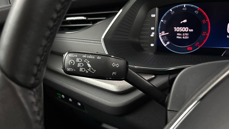 Škoda Octavia 2.0 TDI Ambition Combi - fotka 14 z 27