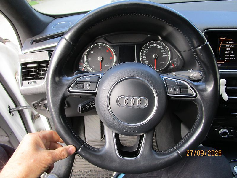 Audi Q5 (2014) 3,0 TDi S-line 4x4 - fotka 13 z 32