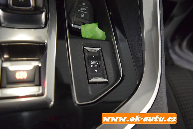 Peugeot 3008 1.5 BHDI AUTOMAT ACTIVE PACK - fotka 40 z 59