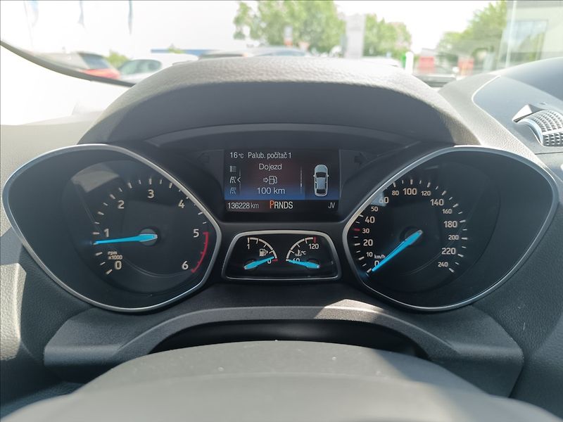 Ford Kuga 2,0 TDCi 4x4 AT Titanium - fotka 12 z 21