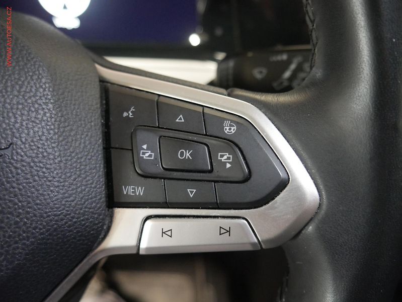 Volkswagen Golf (2021) 1.5 TSi, 2.maj,ČR, LED, park - fotka 16 z 20