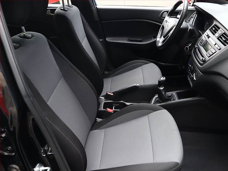 Hyundai i20 (2019) 1.2 - fotka 7 z 14