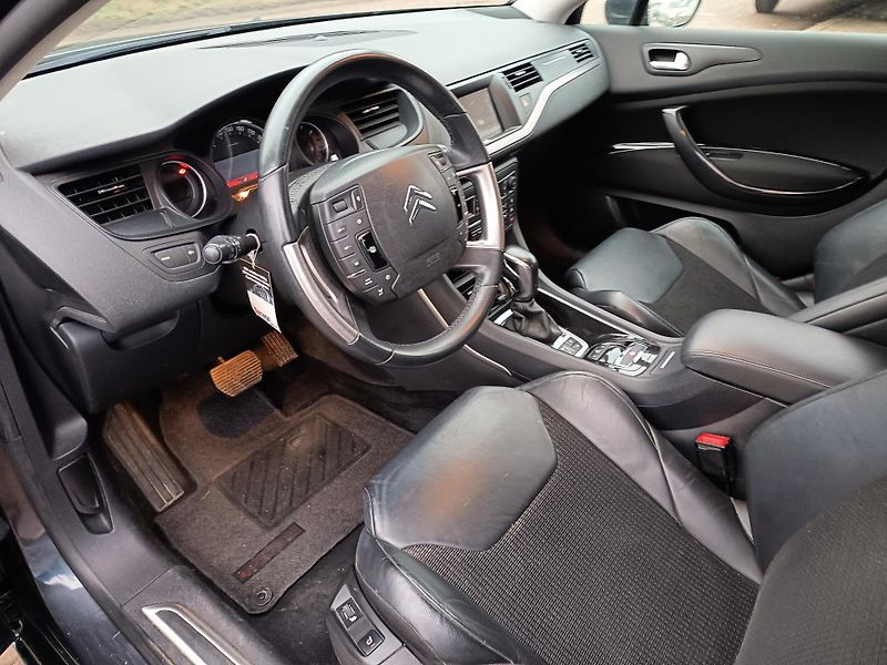 Citroën C5 (2011) 1.6i Automat - fotka 26 z 43