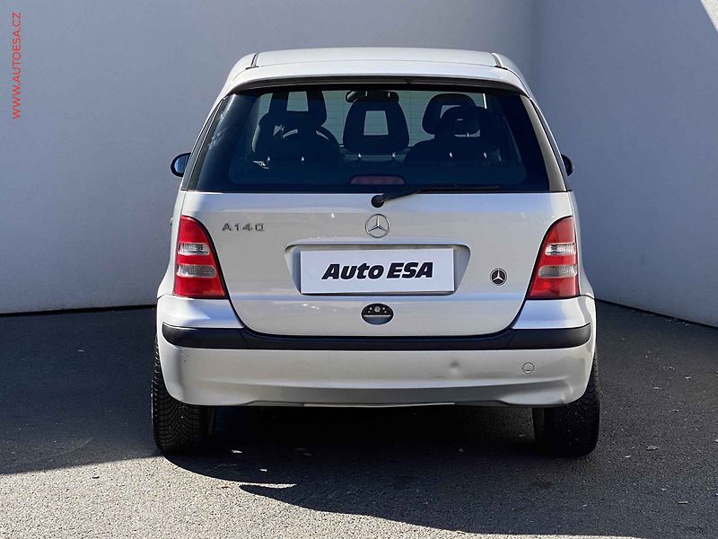 Mercedes-Benz Třídy A (2003) 1.4i 140, Classic, AC - fotka 5 z 15