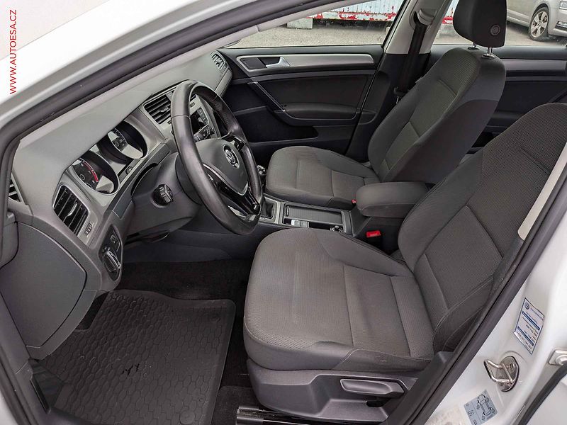 Volkswagen Golf (2014) 1.2 TSi, 1.maj,ČR - fotka 10 z 13