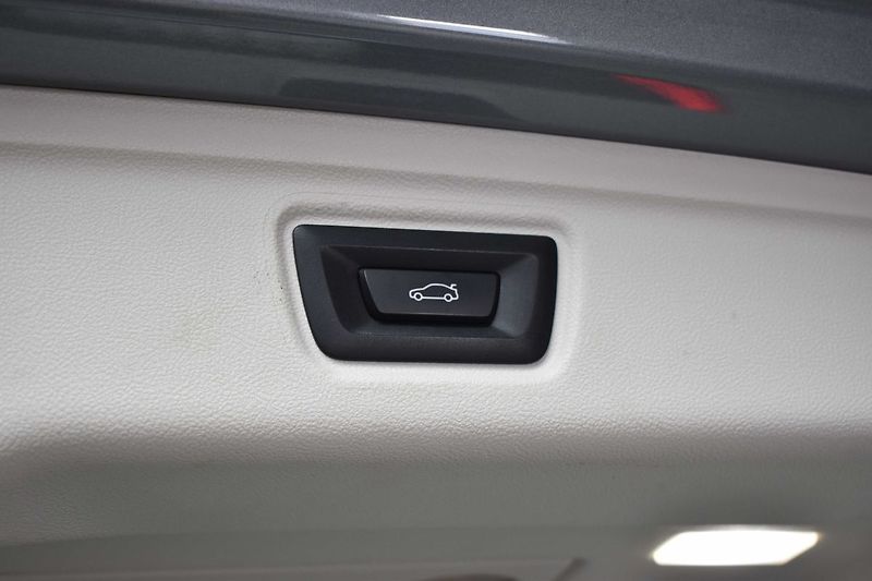 BMW Řada 3 318i*DPH*HEAD-UP*LED*90t.KM - fotka 40 z 44