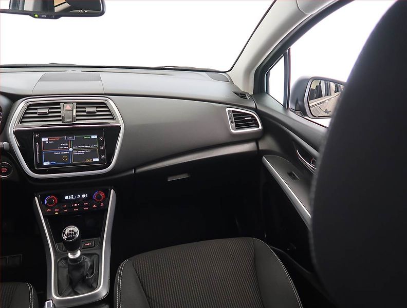Suzuki SX4 S-Cross (2018) 1.4 BoosterJet, ČR,1.maj - fotka 8 z 21