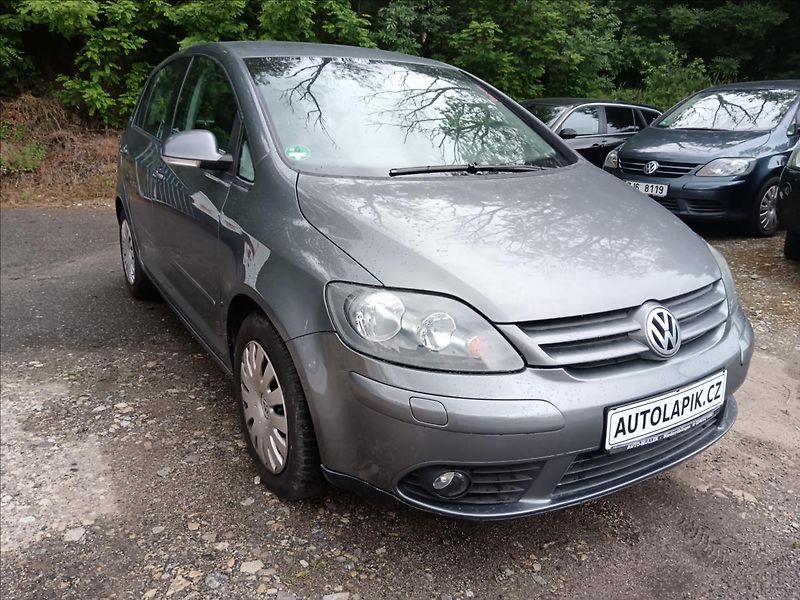 Volkswagen Golf Plus 1,6 i DSG  Goal - fotka 16 z 19