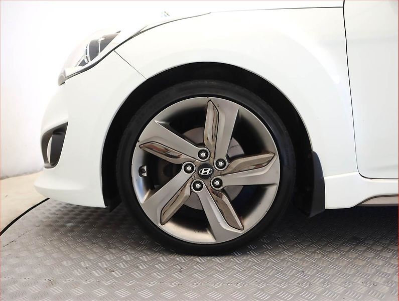 Hyundai Veloster (2013) 1.6 T-GDI, Serv.kniha, Navi - fotka 15 z 19