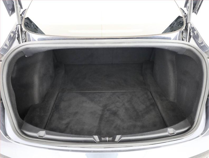 Tesla Model 3 (2019) Long Range 4WD 78kWh, SoH 85% - fotka 19 z 22