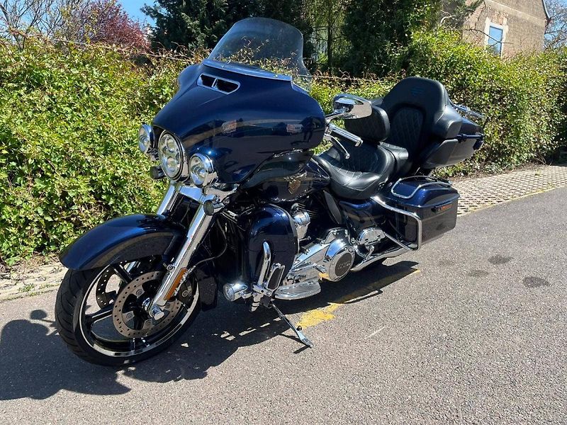 Harley-Davidson FLHTKSE ULTRA LIMITED CVO (2018) FLHTKSE ANV ULTRA LIMITED CVO - fotka 4 z 19